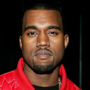 George Floyds Familie denkt über Klage gegen Kanye West nach