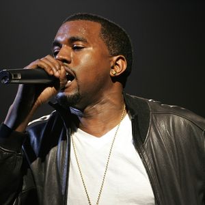 Nächster Skandal: Kanye West schockt mit Hakenkreuz-Merch