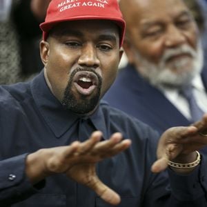 Während Saints Fußballspiel: Kanye West streitet mit Eltern!
