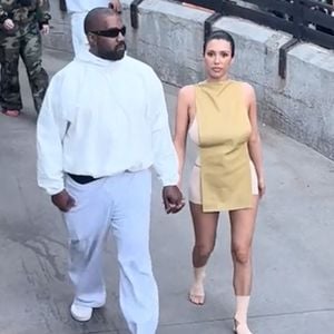 Bezahlt Kanye West Bianca für ihre freizügigen Auftritte?