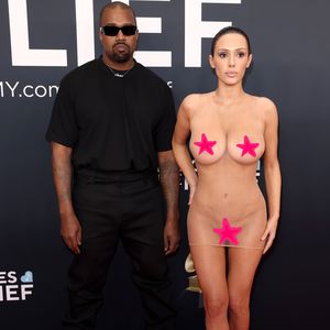 Empörung: Kanye West posiert mit nackter Bianca bei Grammys
