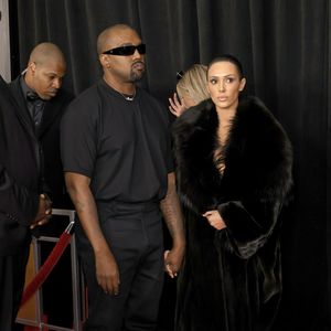 Bianca Censori steht trotz Kanye Wests Kontroversen zu ihm