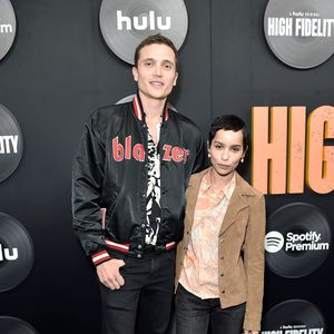 1. Auftritt als verlobtes Paar: Zoe Kravitz turtelt in Paris