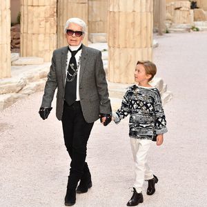 Trotz Schwächelei: Im Dezember war Karl Lagerfeld noch fit