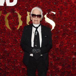 Sensation: Karl Lagerfeld mal ohne Sonnenbrille unterwegs!
