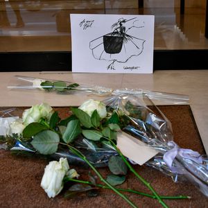Denkmal am Pariser Chanel-Store: Fans trauern um Lagerfeld!