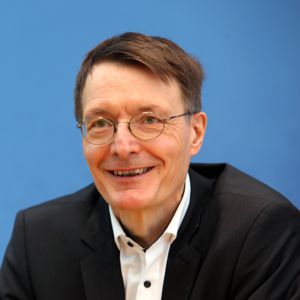 Gesundheitsminister Karl Lauterbach ist wieder vergeben!
