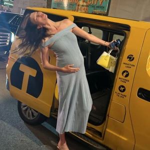 Bald soweit? Hochschwangere Karlie Kloss feiert Babyparty