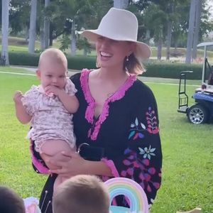 Bunte Party: Karolina Kurkovas Baby feiert ersten Geburtstag