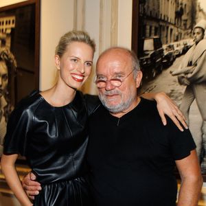 Mamas Fußstapfen? Karolina Kurkovas Sohn (8) modelt jetzt!