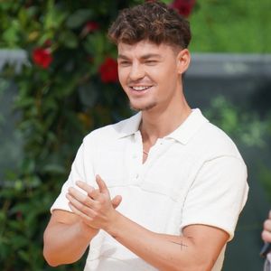 Karsten Walter äußert sich zur Knutscherei mit Männermodel