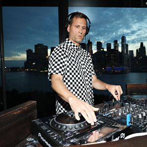 Familiennotfall: Kaskade ersetzt Tiësto beim Super Bowl!