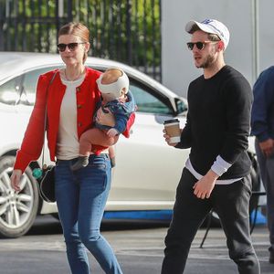 Verformter Kopf? Kate Mara und Jamie Bells Baby trägt Helm