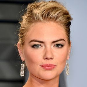 Kate Upton von Tierrechtsaktivist als "Mörderin" beschimpft!