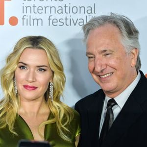 Schon bald 1 Jahr: Kate Winslet ehrt Freund Alan Rickman (†)