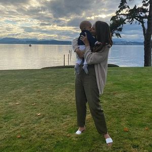 "Smash"-Star Kat McPhee zeigt erstmals Gesicht ihres Babys