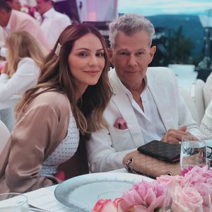 Kat McPhee (35) und ihr David (70) erwarten ihr erstes Baby!