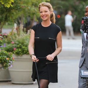 Schwangere Katherine Heigl: Mega-Kugel im Streifen-Look