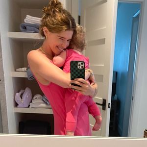 Total selten! Katherine Schwarzenegger zeigt ihre Tochter