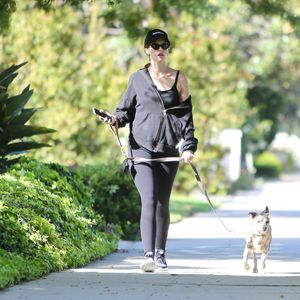 Hier versteckt Katherine Schwarzenegger ihren Babybauch!