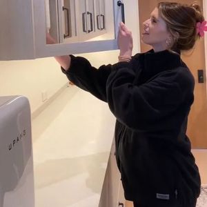 Katherine Schwarzenegger zeigt erstmals Babybauch im Netz