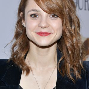 "Skins"-Star Kathryn Prescott (30) von Zementlaster erfasst