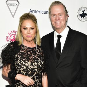 Haushälterin verklagt Rick & Kathy Hilton auf 22.000 Euro!