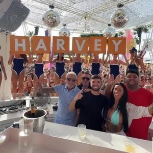 Katie Price gibt Sohn Harvey Mounjaro nach Ibiza-Reise