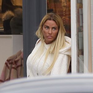 Nach Autounfall: Katie Price beim Dessous-Kauf fotografiert