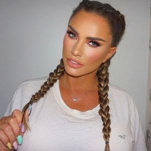 Fans sind überzeugt: Katie Price wird 2022 ein Baby bekommen
