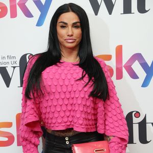 Katie Price gibt den Männern die Schuld an ihren Problemen