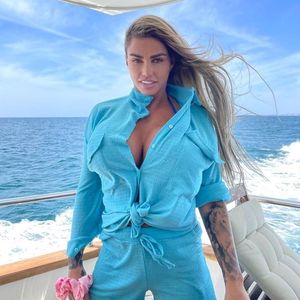 Während Gerichtsverfahren: Katie Price fährt in den Urlaub