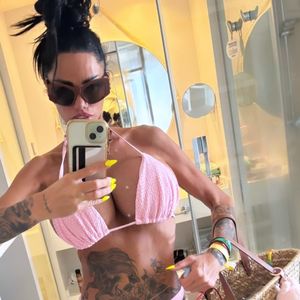 Trotz Insolvenz: Katie Price feiert ausgelassen auf Ibiza