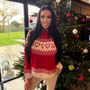 In Flausch-Looks: Katie Price veröffentlicht Weihnachtssong