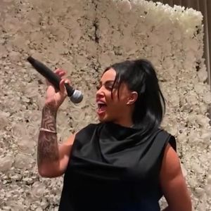 "Gebt mir Ohrstöpsel": Katie Price' Showeinlage enttäuscht!