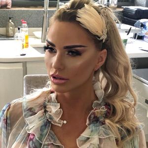 Nach Beauty-OP: Katie Price hat Angst, dass Ohren abfallen