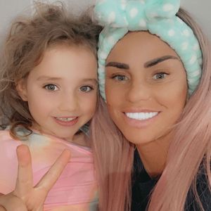 Im Urlaub: Katie Price verpasst den Geburtstag ihrer Tochter