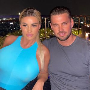 Gelöschte Pics und Ring abgelegt: Ist Katie Price getrennt?