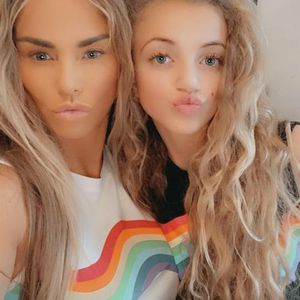 Sweet 15: Katie Price gratuliert Tochter mit Throwback-Clip