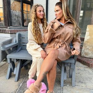 Auf Fotos: Katie Price' Tochter Princess total erwachsen