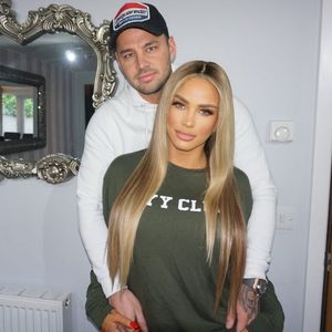 Während Baby-Spekulationen: Katie Price teilt Liebes-Post