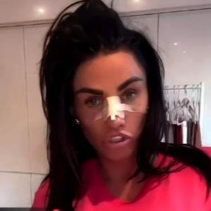 Bandagiert: Katie Price zeigt sich nach ihrer Nasenkorrektur