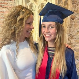 Stolze Mama: Katjas Burkards Tochter meistert Uniabschluss!