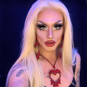 "Lustige Transen": Katy Bähm unsicher vor "Queen of Drags"!