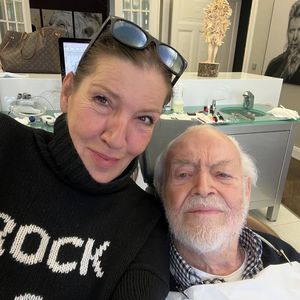 Katy Karrenbauer verabschiedet ihren Papa Dieter (†) am Meer
