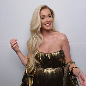 Überglücklich strahlend: Katy Perry genießt ihren Mama-Glow