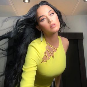Katy Perry schmunzelt: Sie ist ihre eigene Doppelgängerin!