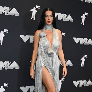 Totaler Flop: Katy Perrys Album "143" fällt bei Fans durch