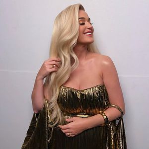 Katy Perry: So bekommt sie Kind und Karriere unter einen Hut