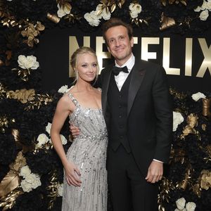 Kayla Radomski bestätigt nun ihre Verlobung mit Jason Segel